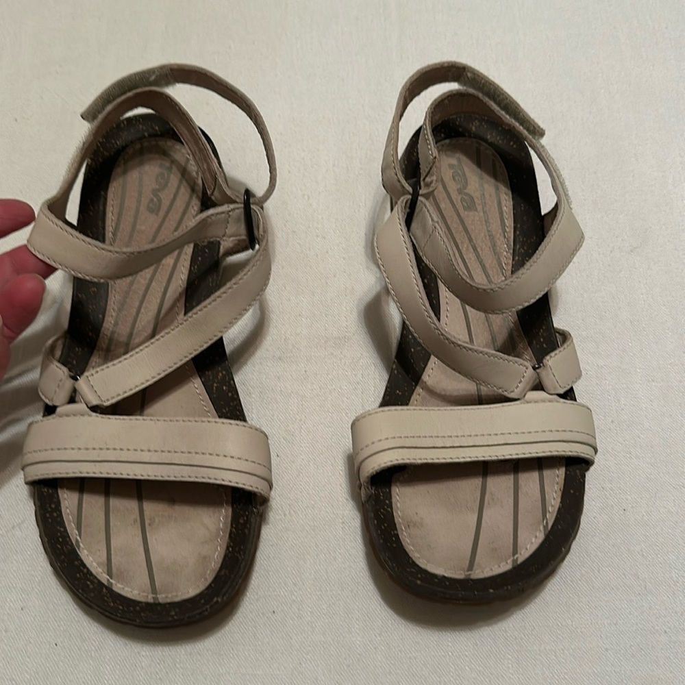 Very good condition Teva sandals!